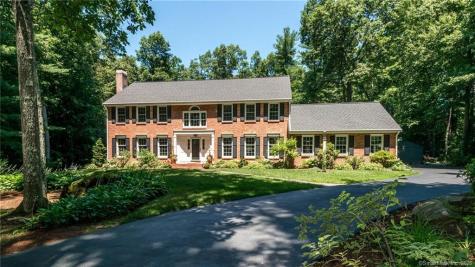12 Coachmans Run Avon CT 06001