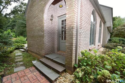 62 Buttonball Lane Glastonbury CT 06033