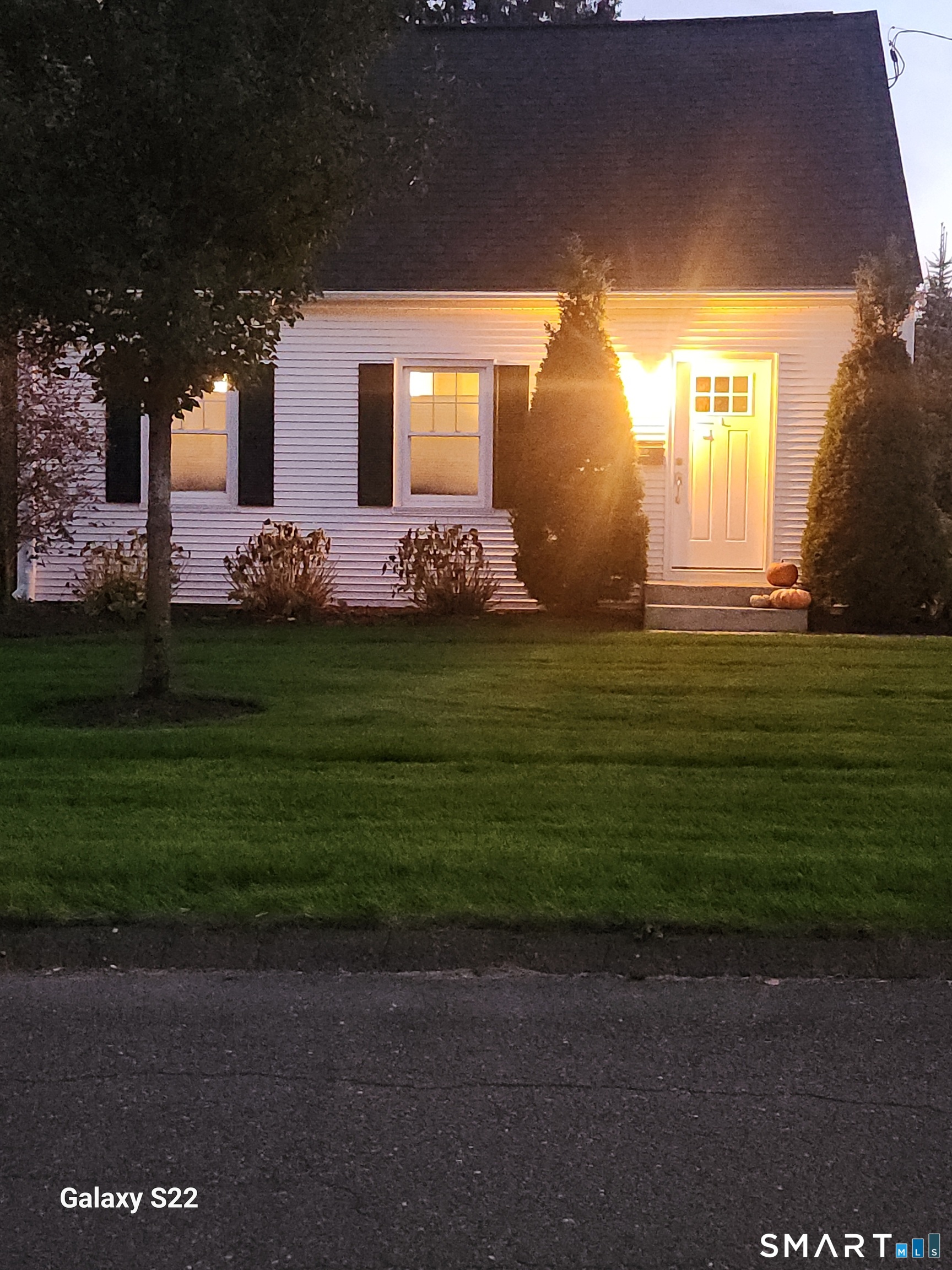 28 School Street Windsor Locks CT 06096