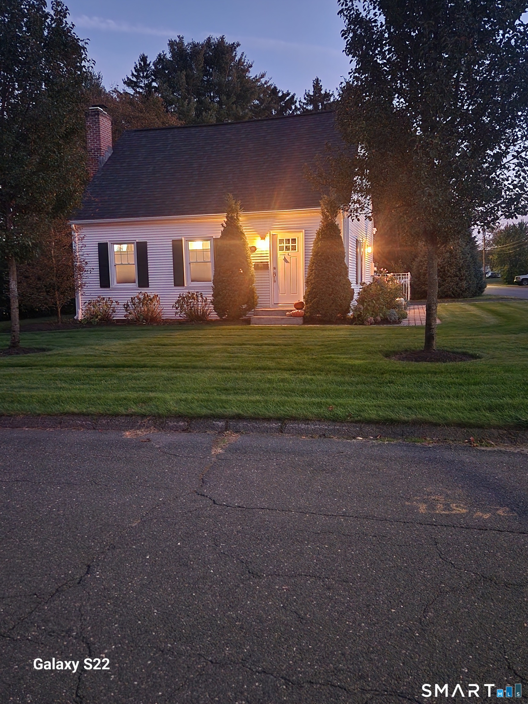 28 School Street Windsor Locks CT 06096