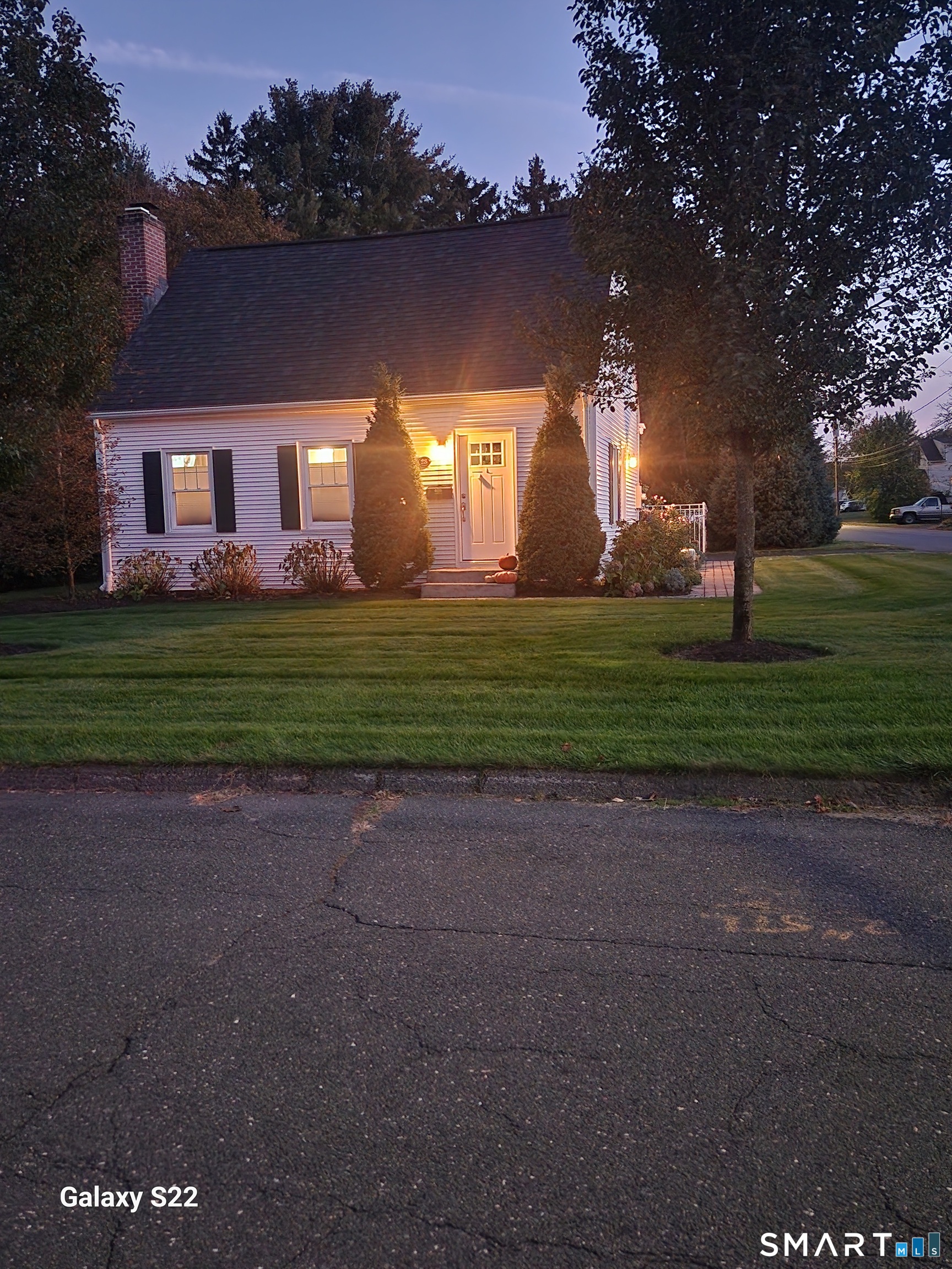 28 School Street Windsor Locks CT 06096