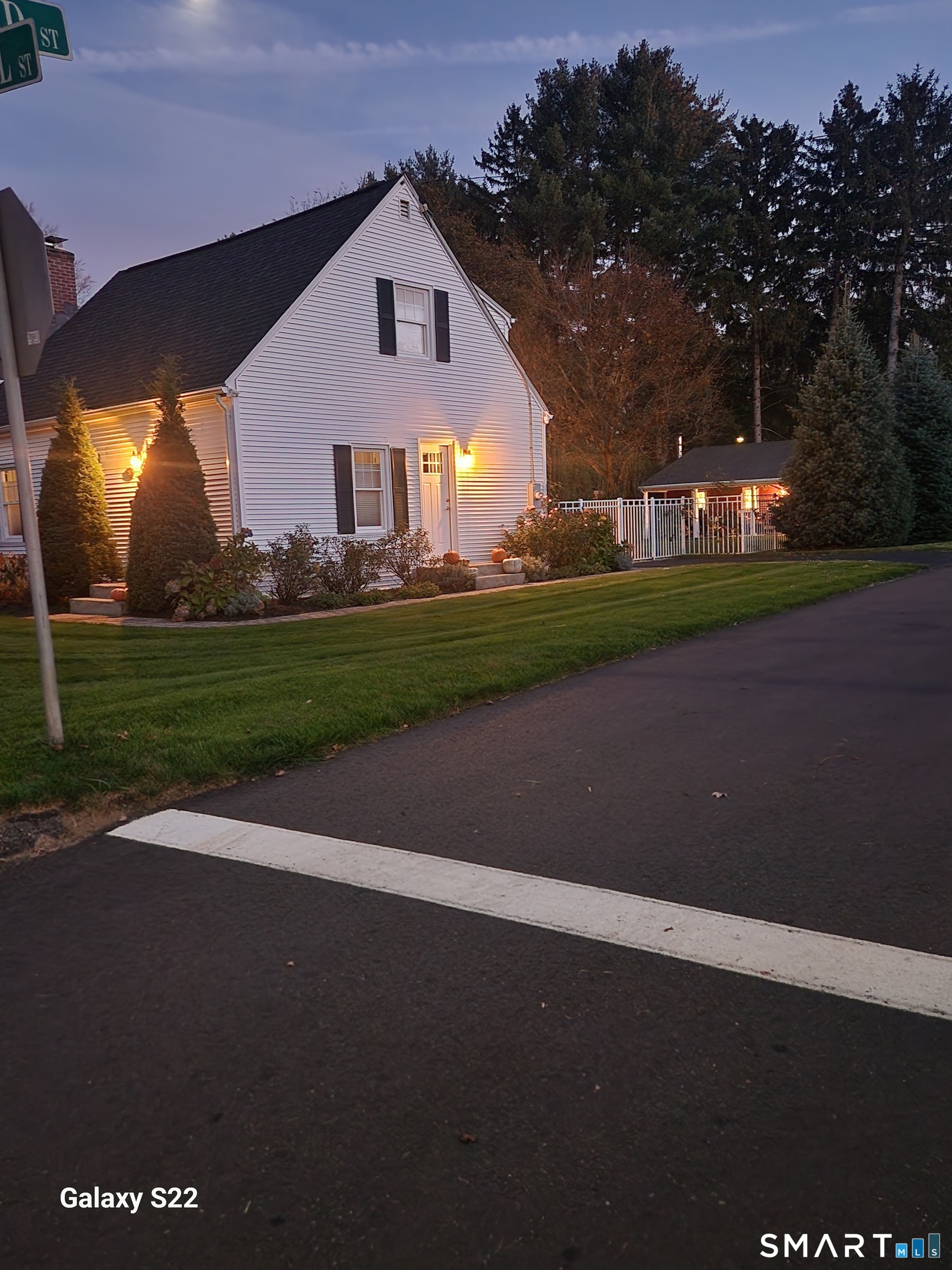 28 School Street Windsor Locks CT 06096