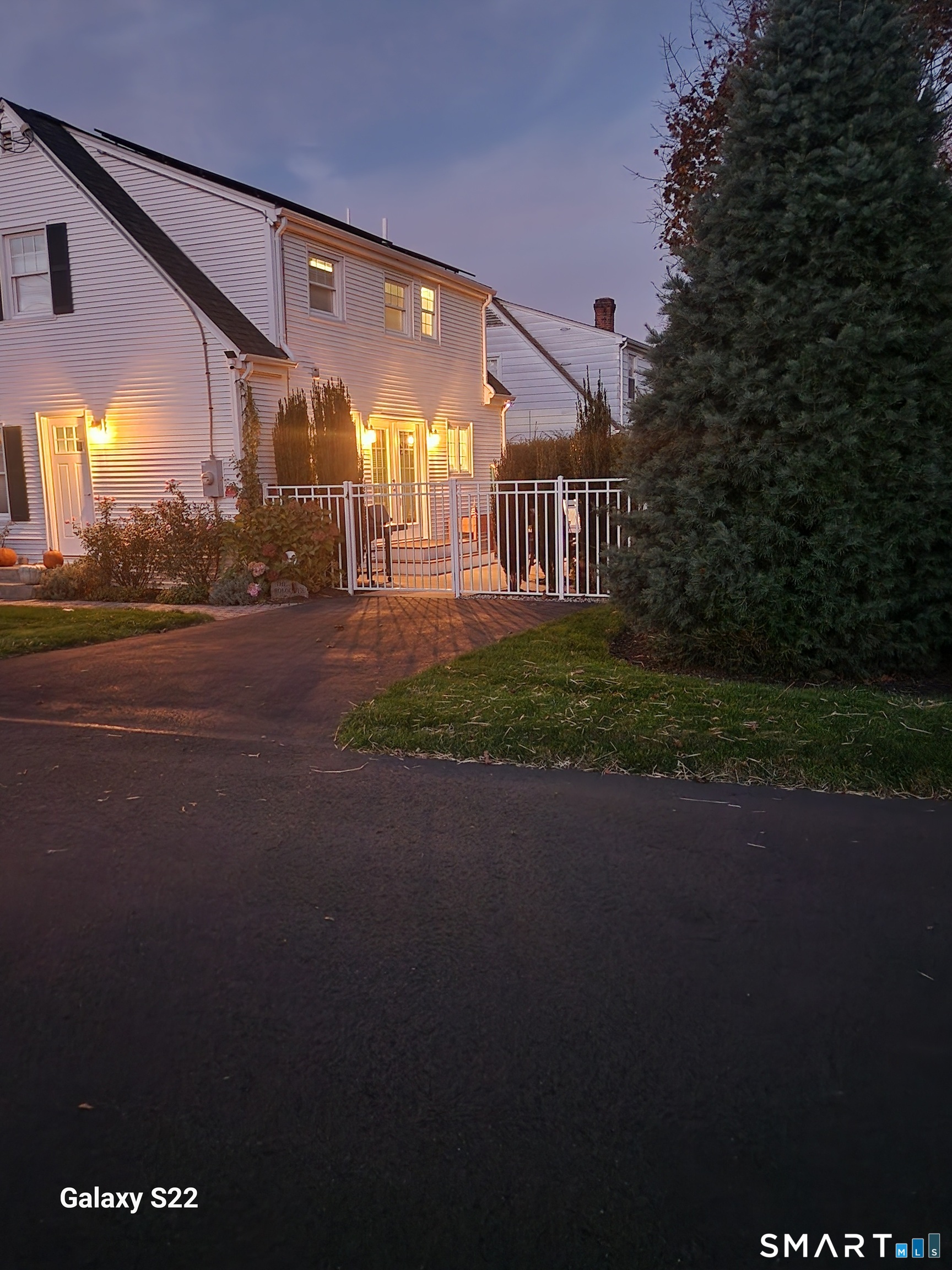 28 School Street Windsor Locks CT 06096