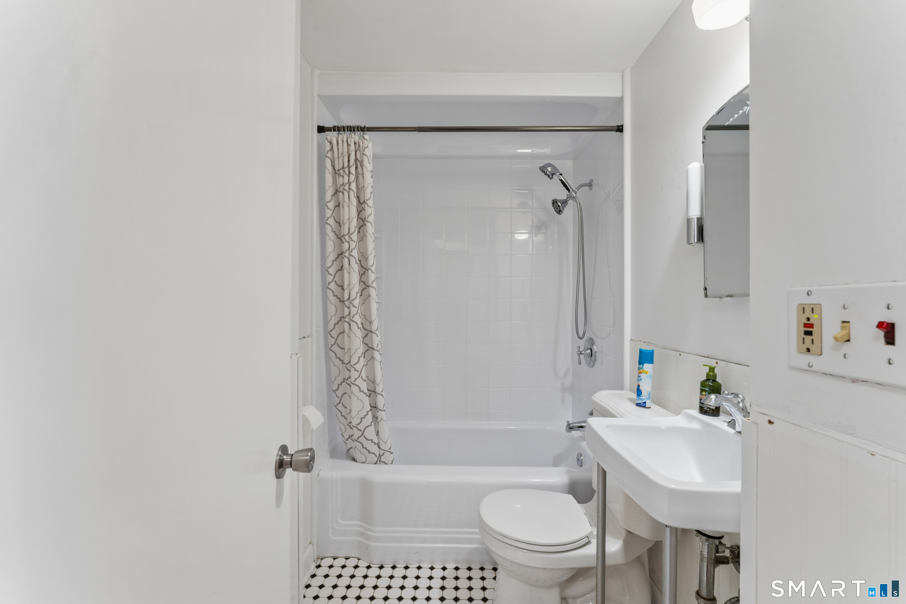 65 Tower Street Milford CT 06460