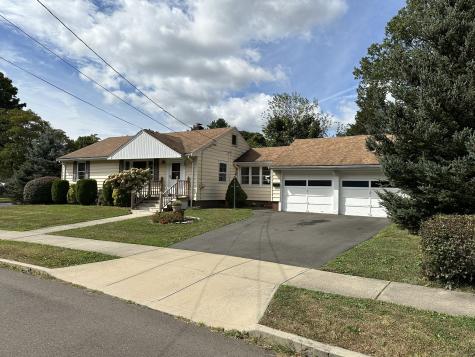 158 Blue Hills Avenue Hamden CT 06514