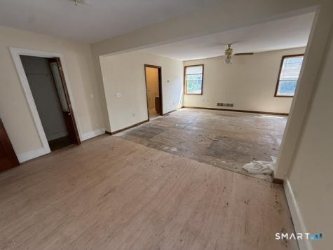 76 Waverly Place Bridgeport CT 06610