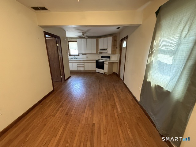 76 Waverly Place Bridgeport CT 06610
