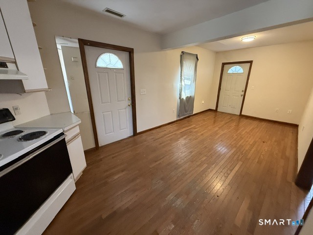 76 Waverly Place Bridgeport CT 06610