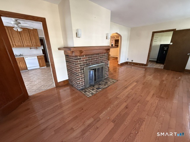76 Waverly Place Bridgeport CT 06610