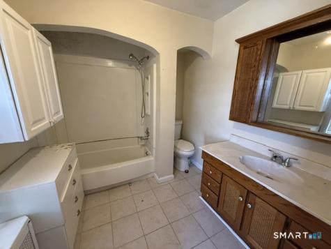 76 Waverly Place Bridgeport CT 06610