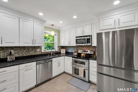33 Wayne Drive East Lyme CT 06333
