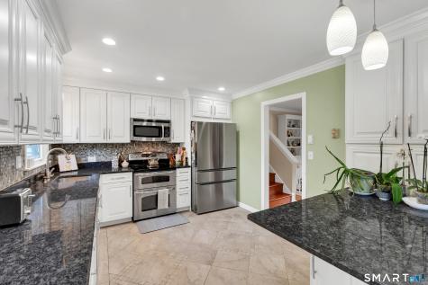 33 Wayne Drive East Lyme CT 06333