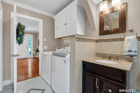 33 Wayne Drive East Lyme CT 06333
