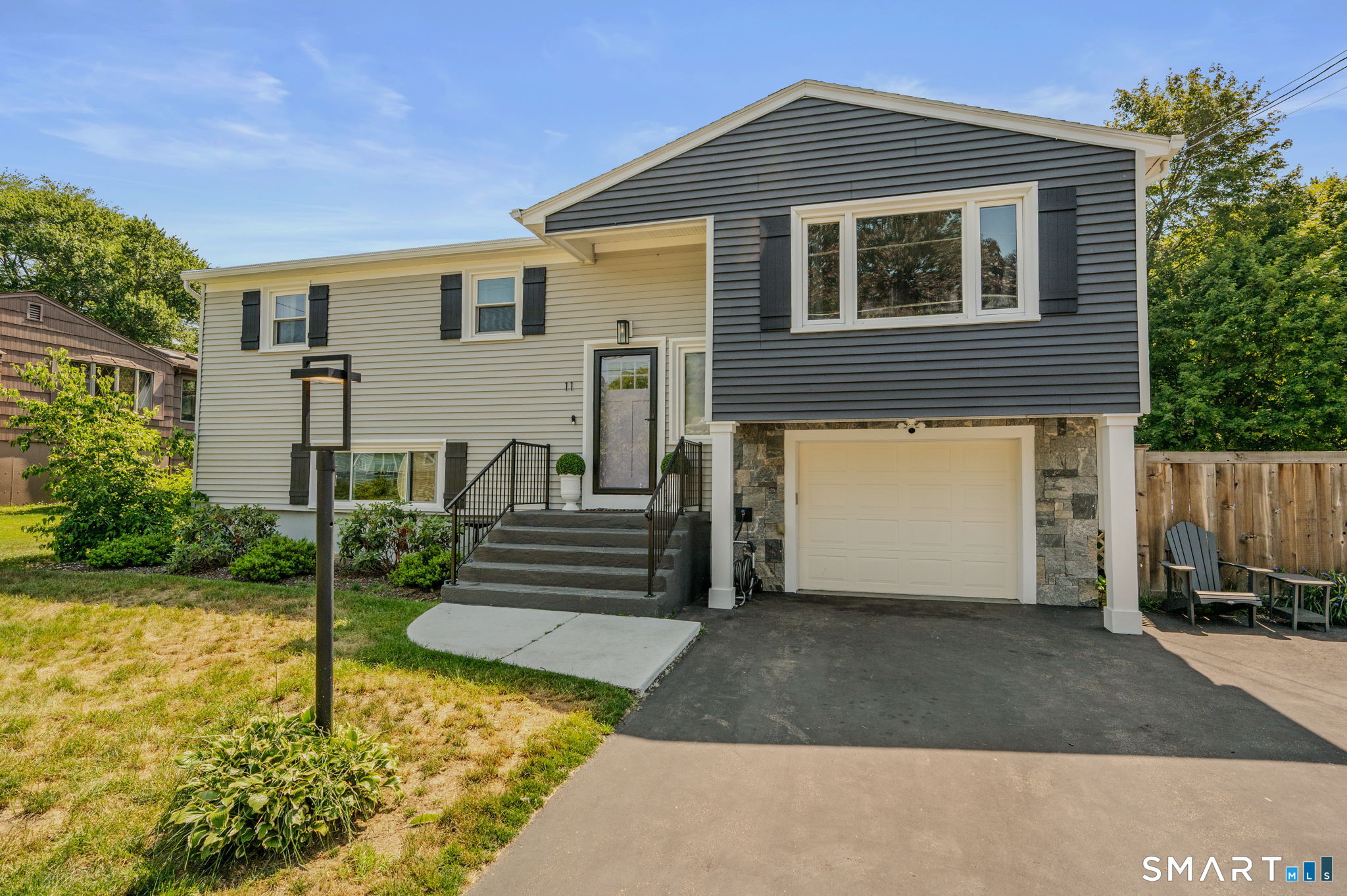 11 Savi Avenue Waterford CT 06385