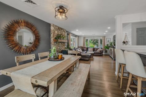 11 Savi Avenue Waterford CT 06385