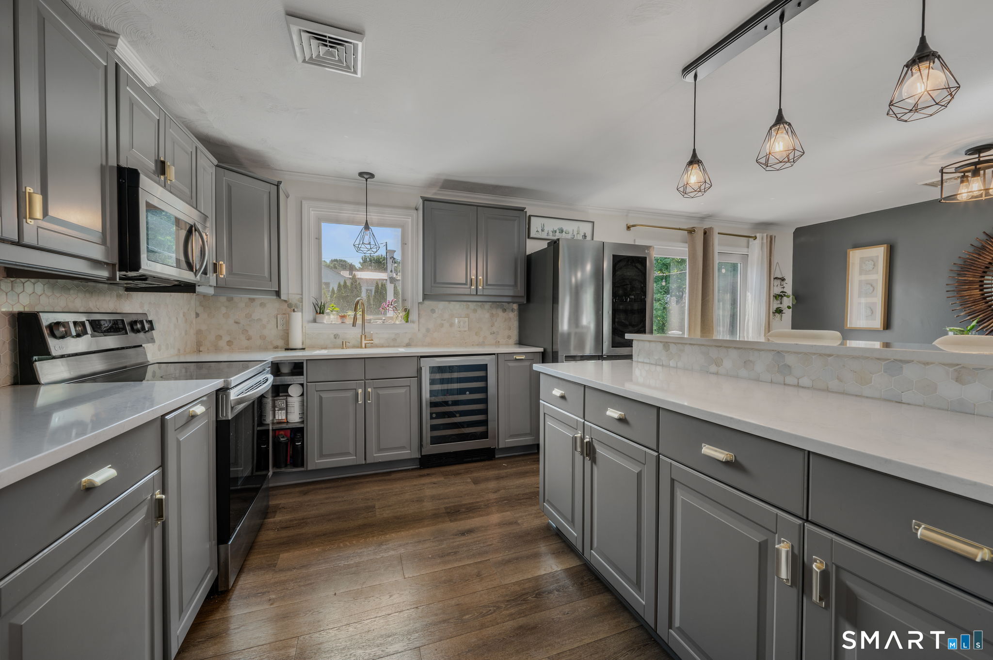 11 Savi Avenue Waterford CT 06385