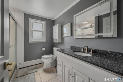 11 Savi Avenue Waterford CT 06385