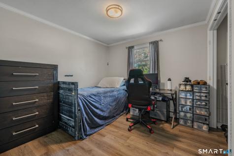 11 Savi Avenue Waterford CT 06385