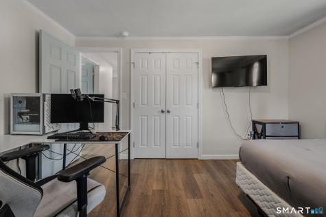 11 Savi Avenue Waterford CT 06385