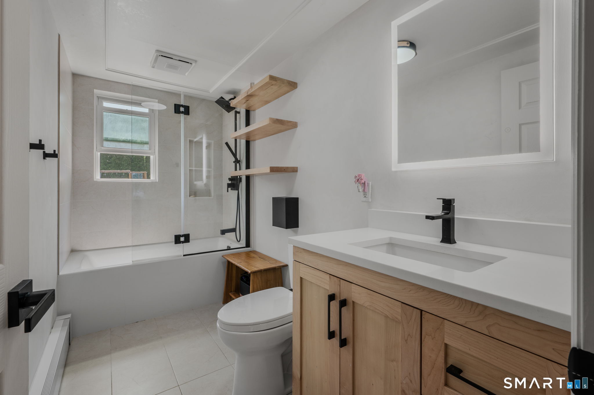 11 Savi Avenue Waterford CT 06385