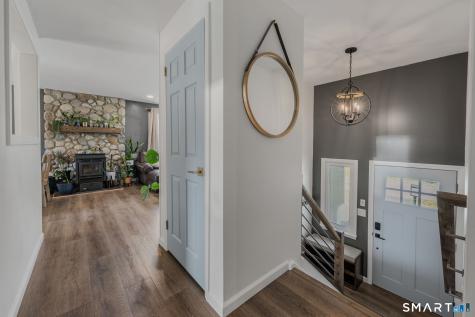 11 Savi Avenue Waterford CT 06385