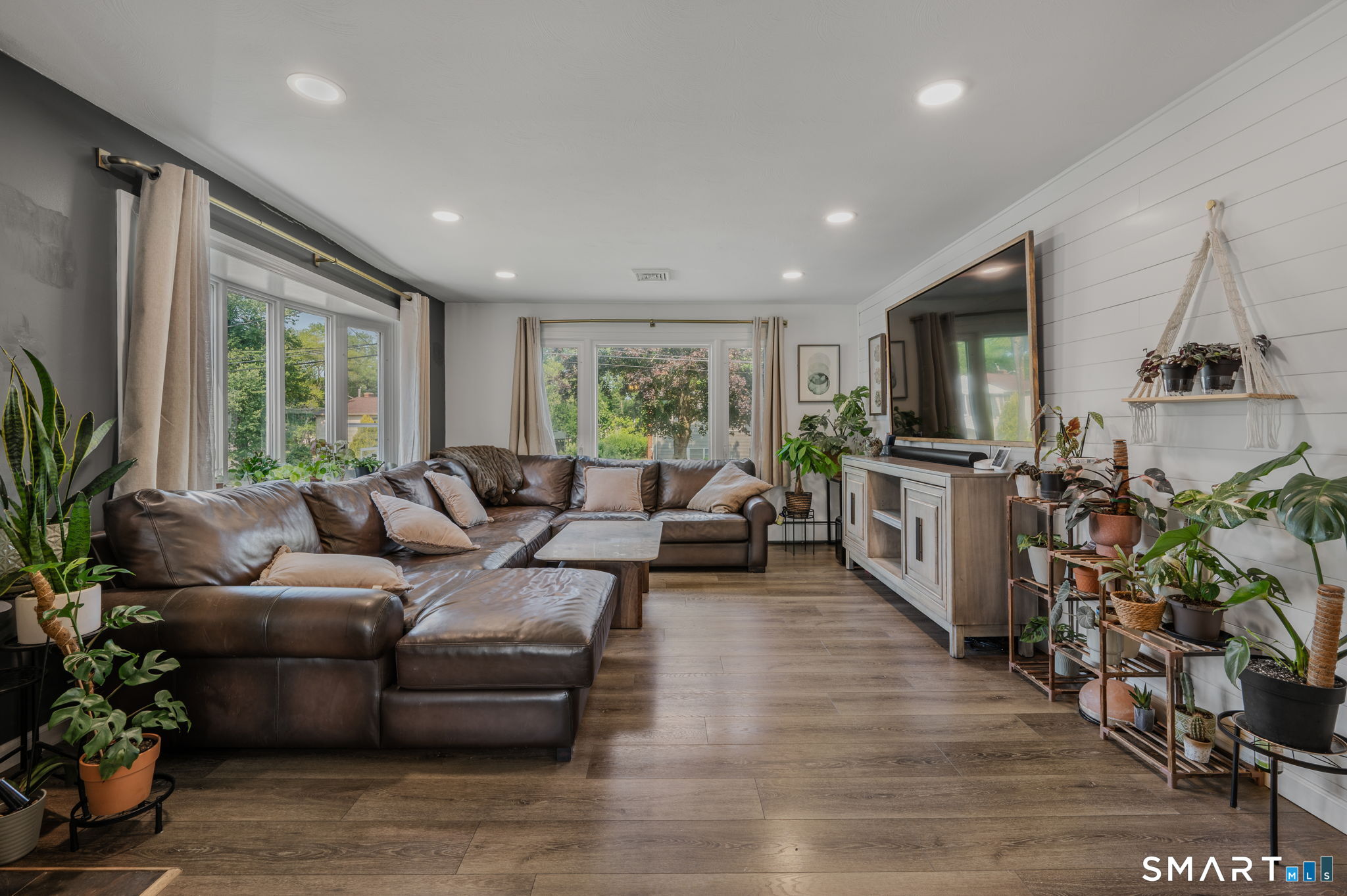 11 Savi Avenue Waterford CT 06385