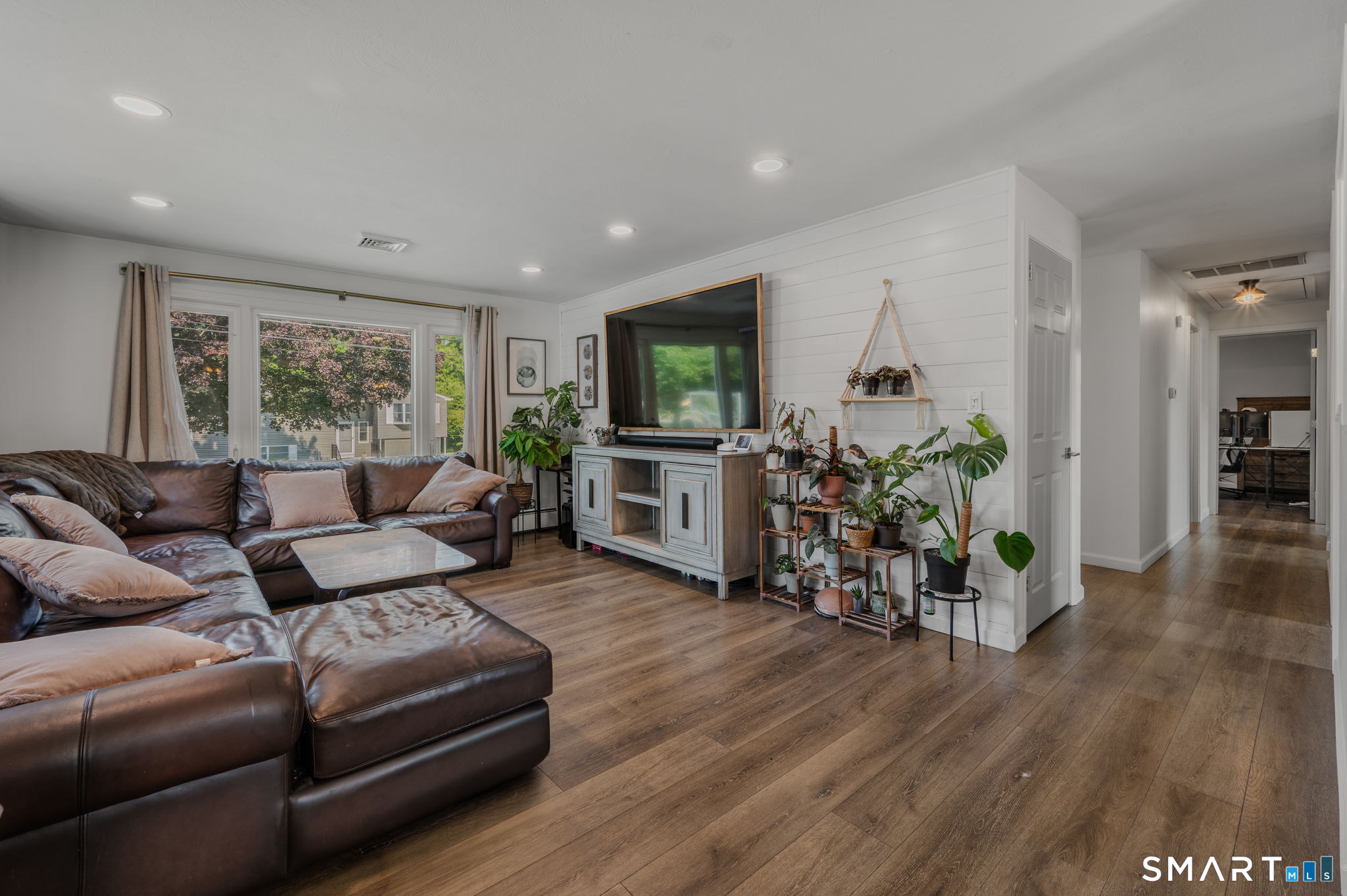 11 Savi Avenue Waterford CT 06385