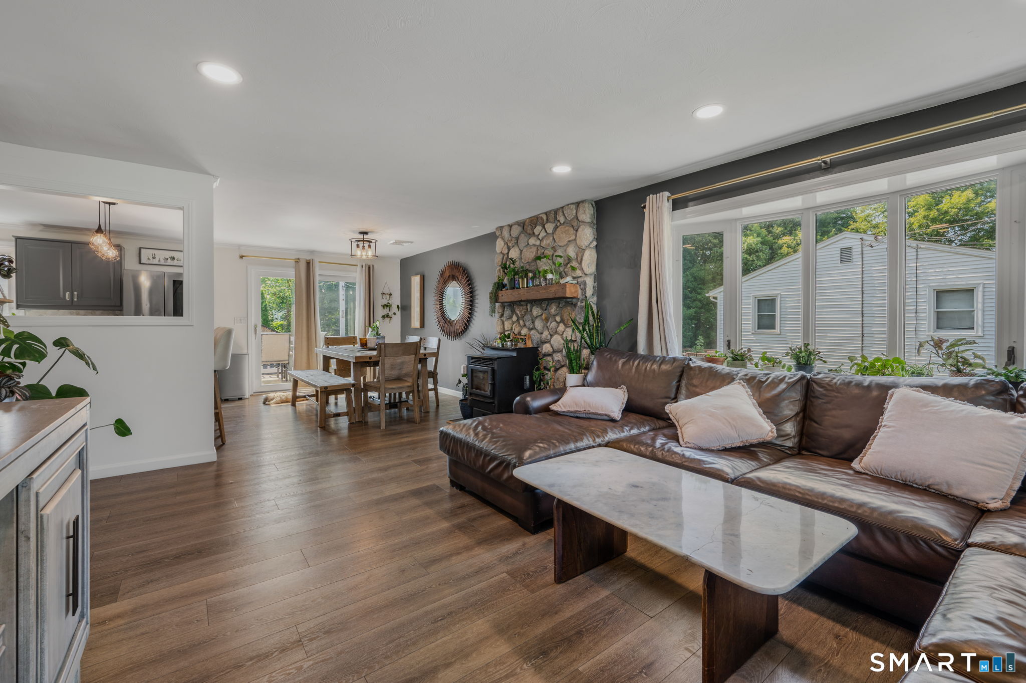 11 Savi Avenue Waterford CT 06385