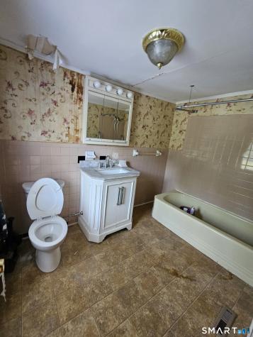 645 Silver Sands Road East Haven CT 06512