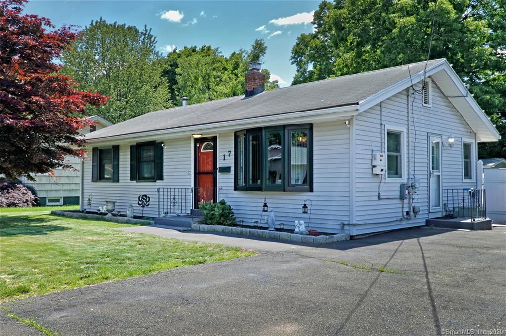 17 Village Circle Hamden CT 06514