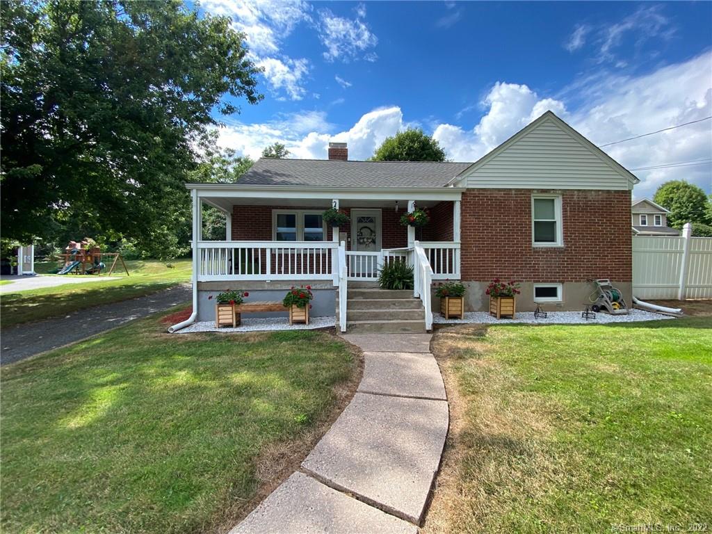 18 Spoonville Road East Granby CT 06026