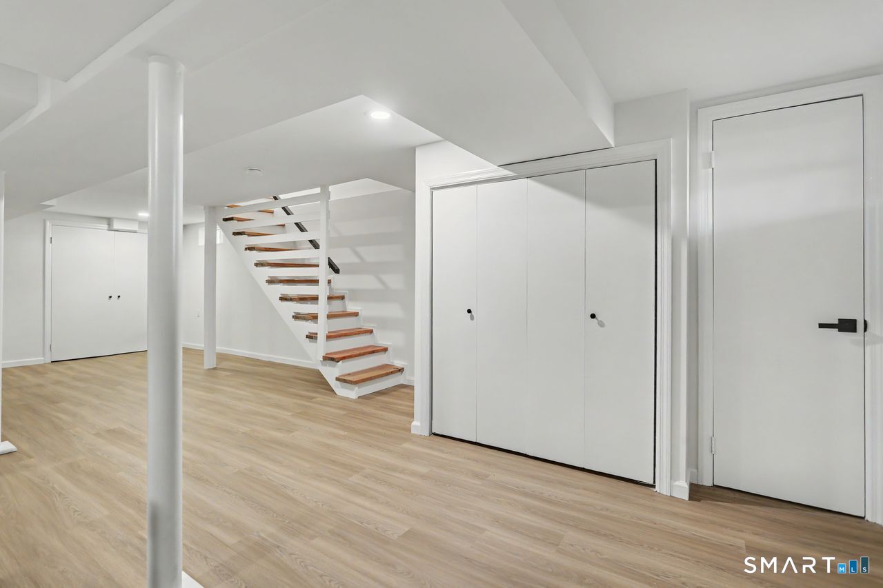 25 Summer Place Milford CT 06460