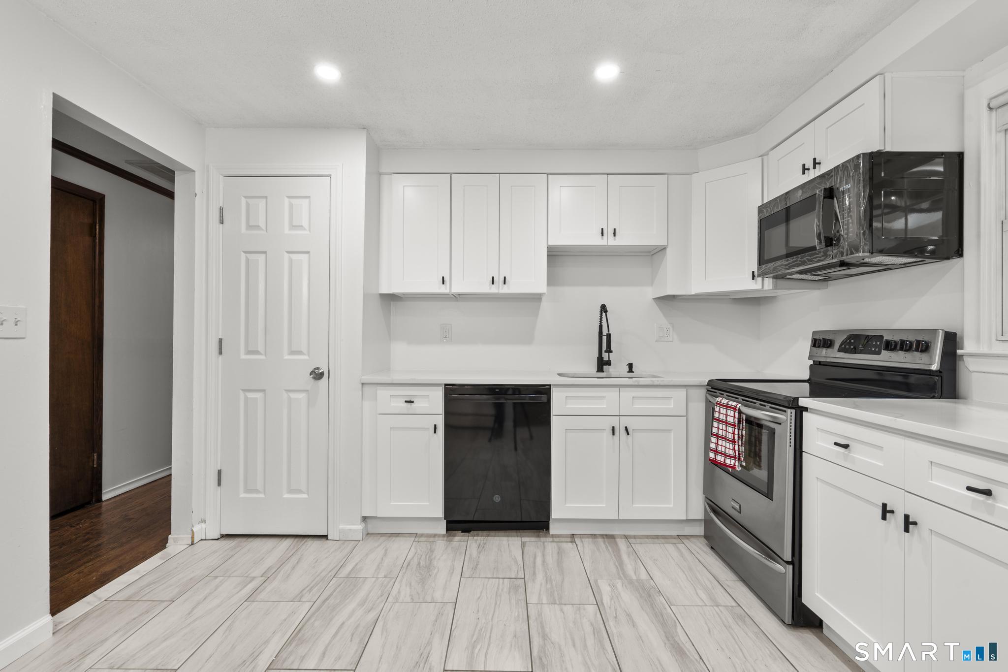 14 Briar Lane Bloomfield CT 06002
