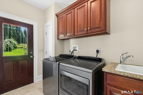 5 Wentworth Drive Newtown CT 06470