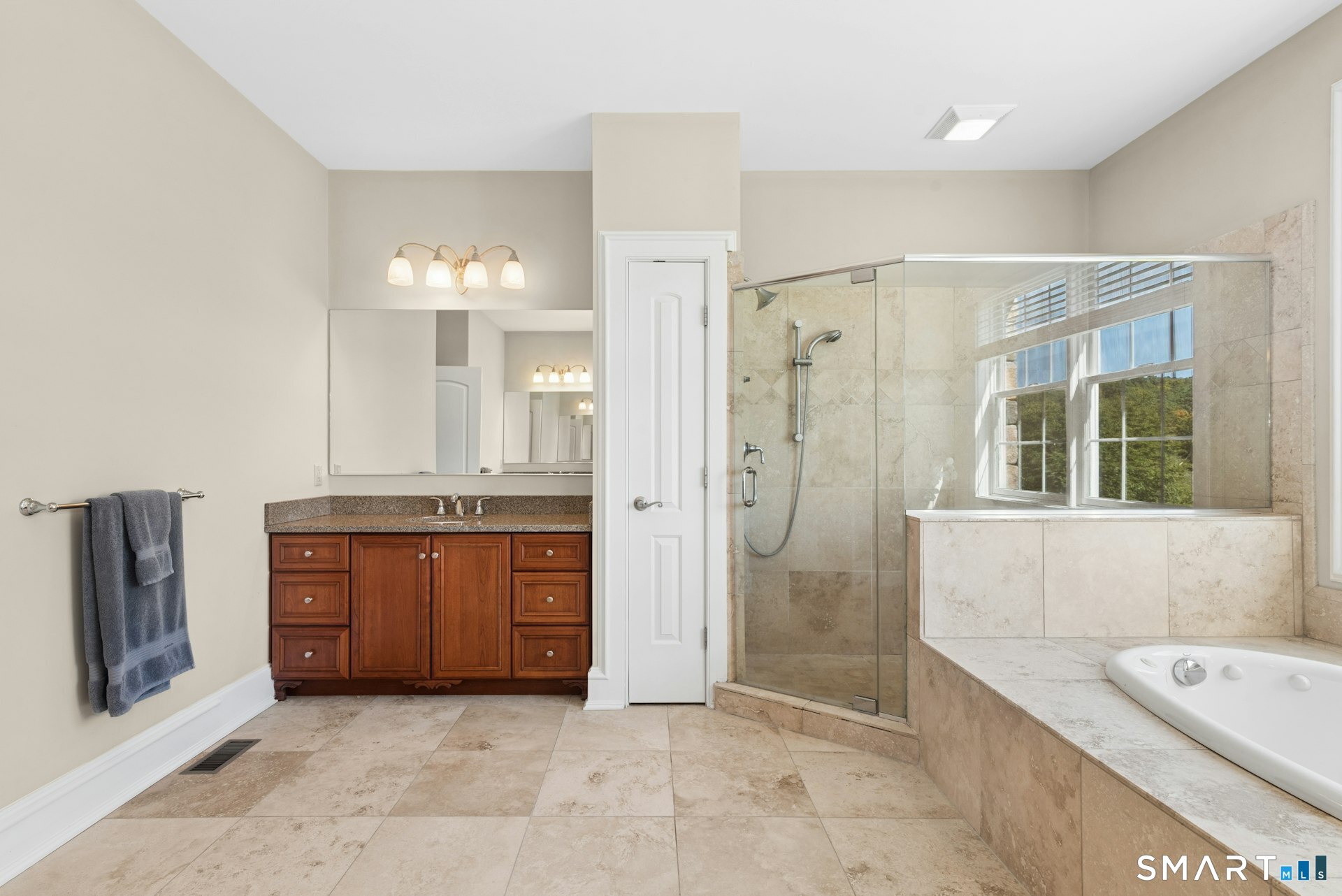 5 Wentworth Drive Newtown CT 06470