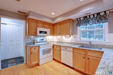 24 Canaan Way Simsbury CT 06070