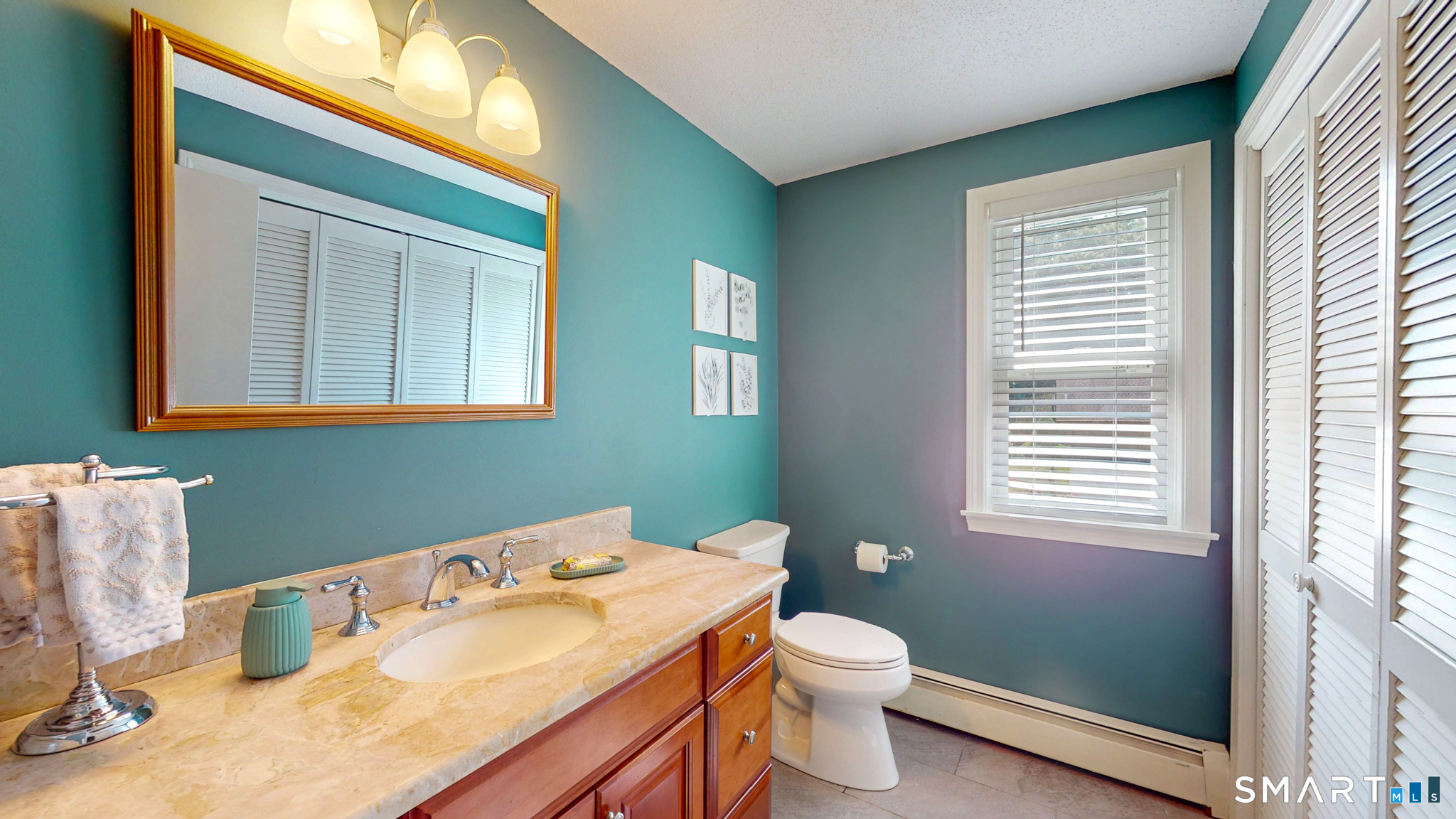 22 Canterbury Lane Farmington CT 06085