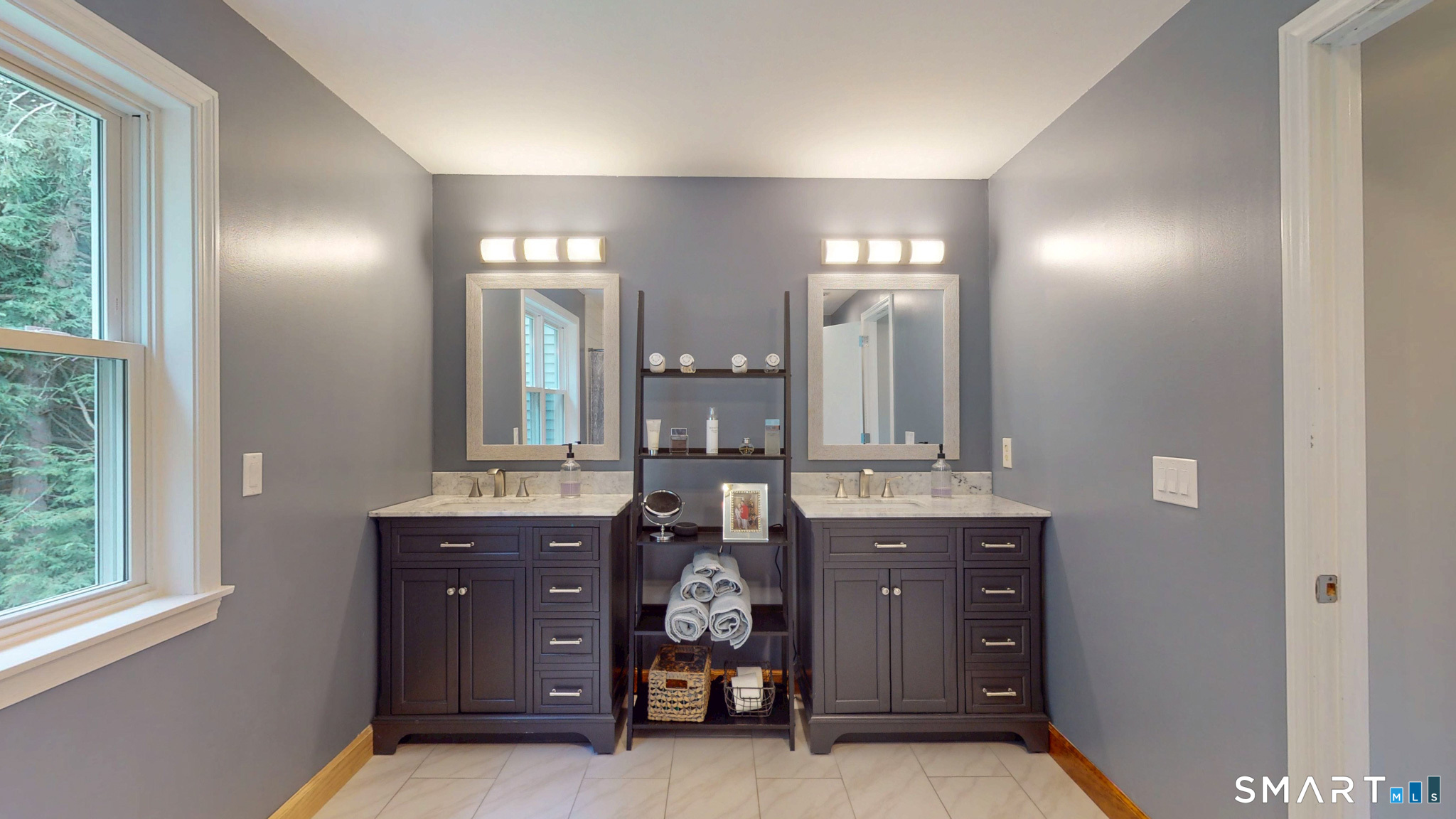 22 Canterbury Lane Farmington CT 06085
