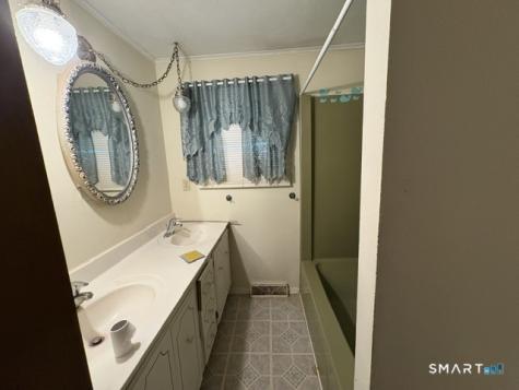 249 Malcolm Road West Haven CT 06516