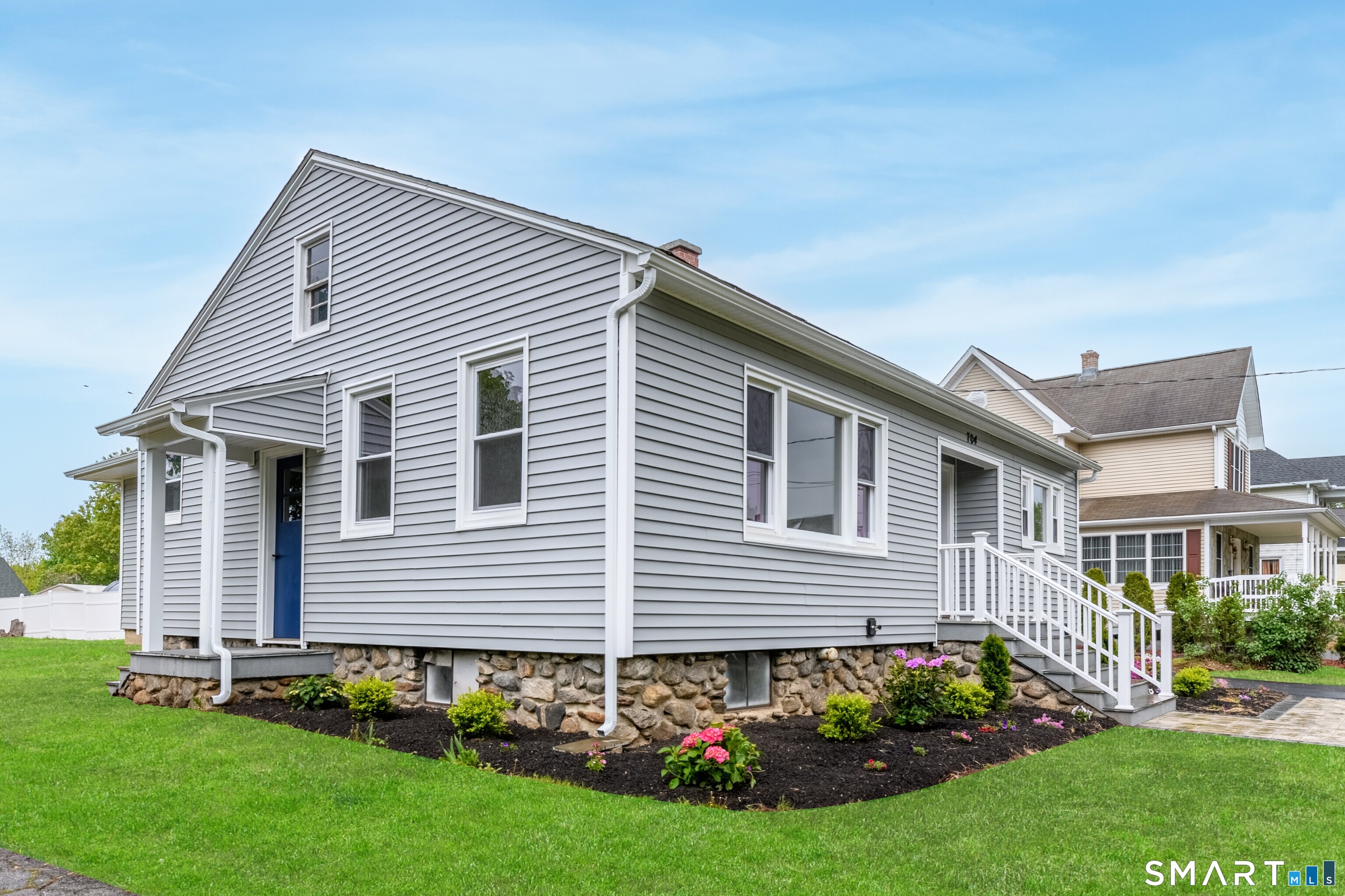 704 High Street Naugatuck CT 06770