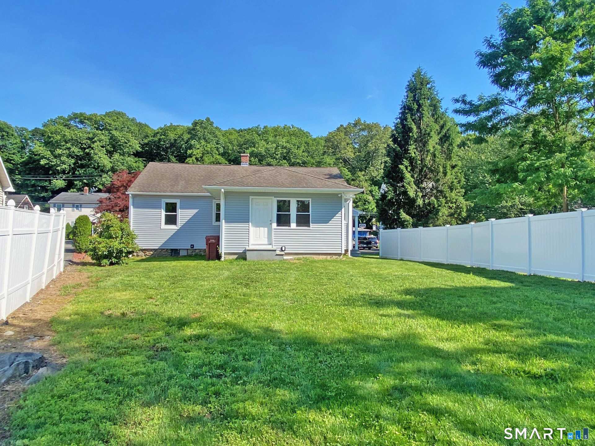704 High Street Naugatuck CT 06770