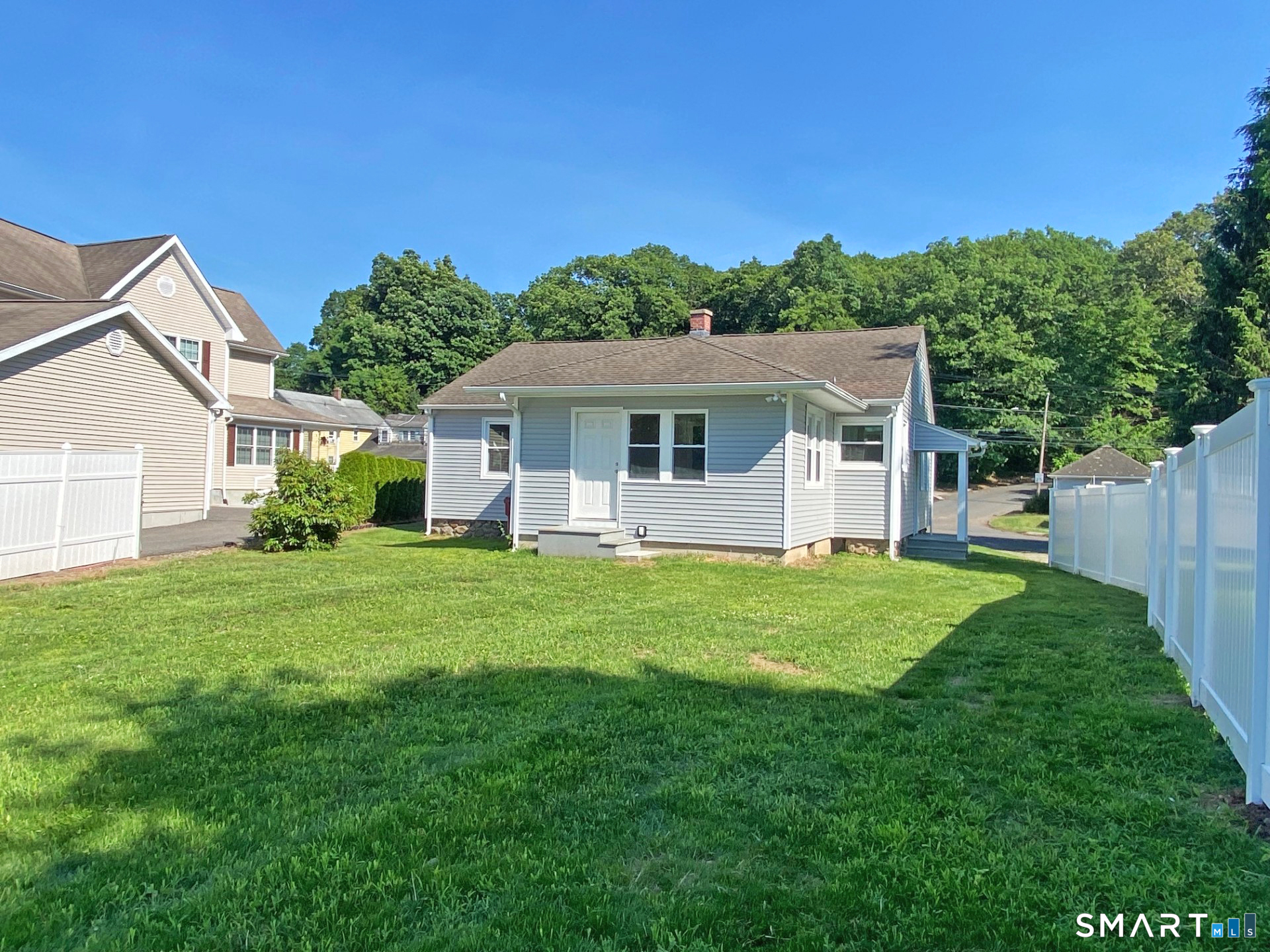 704 High Street Naugatuck CT 06770