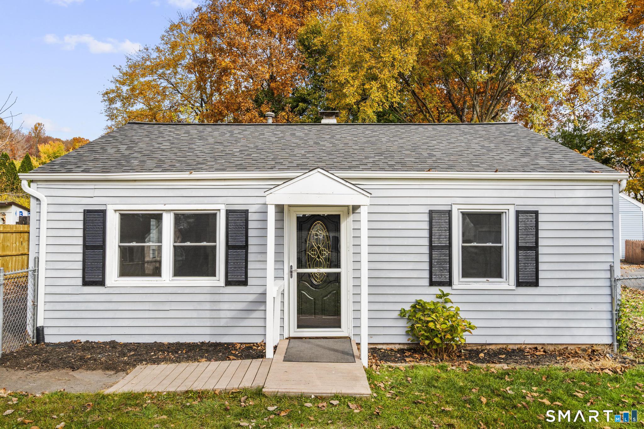 Wallingford CT, 70 Circle Drive