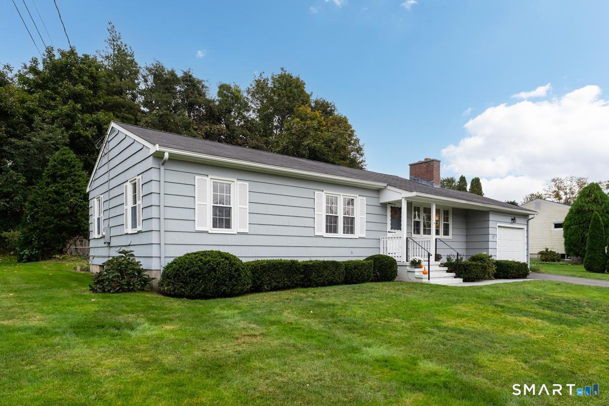 9 Victoria Drive Branford CT 06405