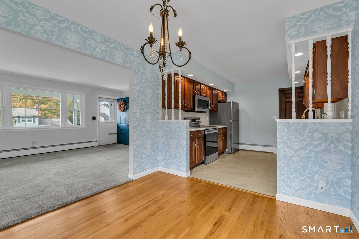 9 Victoria Drive Branford CT 06405