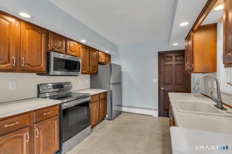 9 Victoria Drive Branford CT 06405
