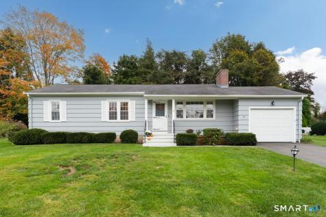 9 Victoria Drive Branford CT 06405