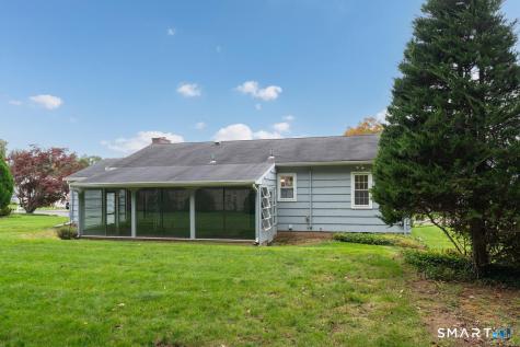 9 Victoria Drive Branford CT 06405