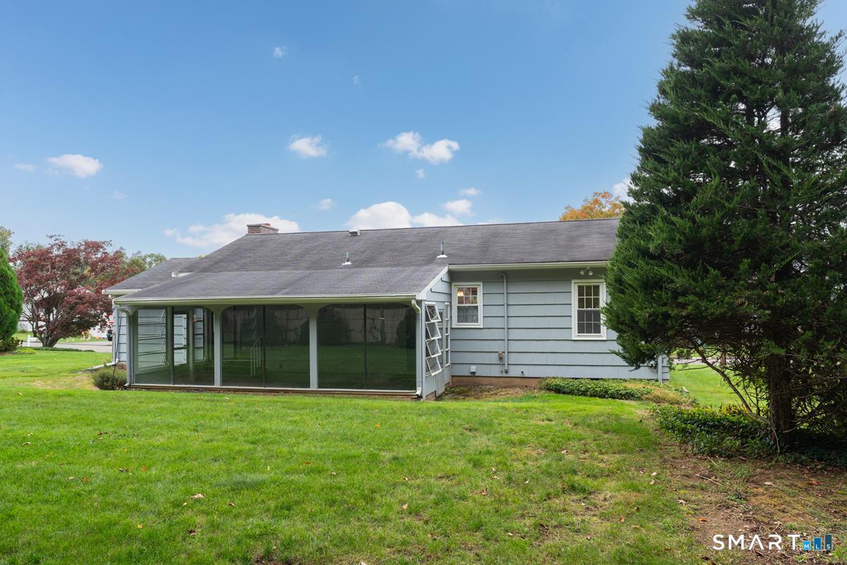 9 Victoria Drive Branford CT 06405