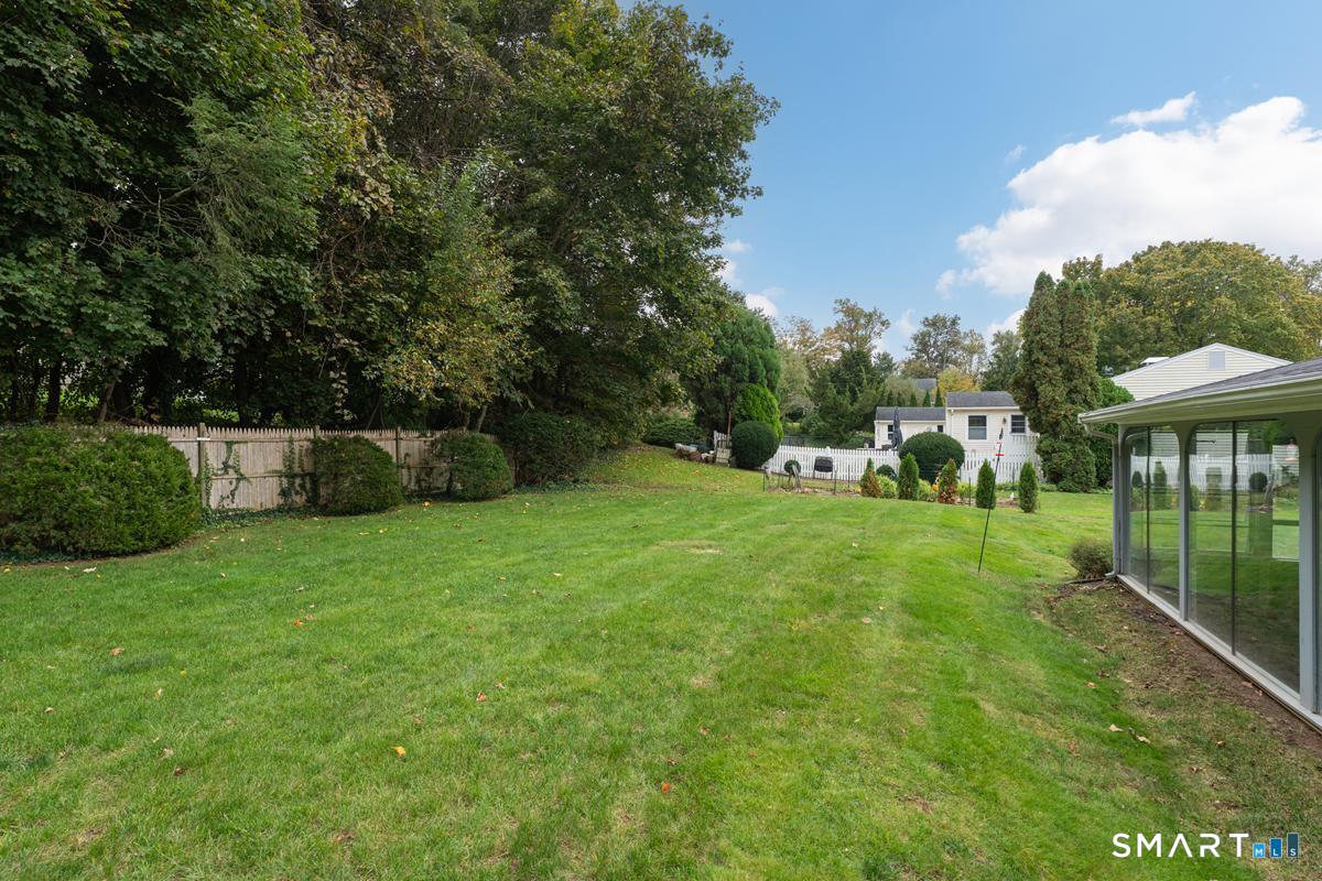 9 Victoria Drive Branford CT 06405